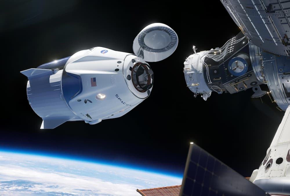 У SpaceX перенесли відстикування корабля з туристами від МКС через негоду