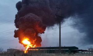 В Подмосковье масштабный пожар возле военного аэродрома