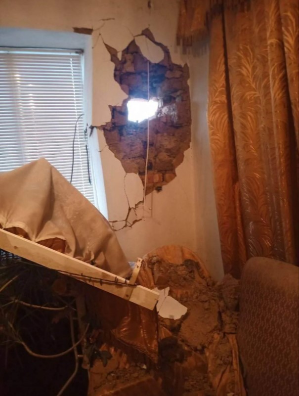 Фото: рашисти обстріляли село забороненими смертоносними бомбами