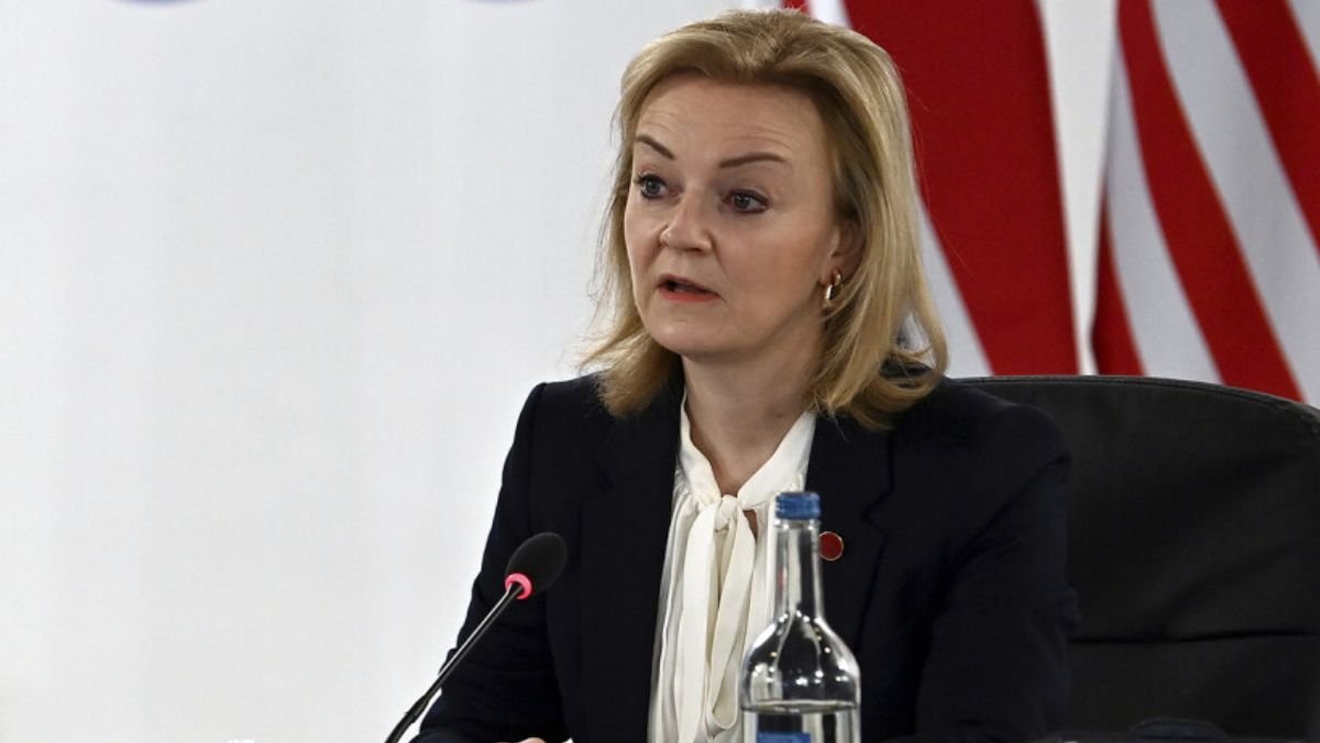 Ми притягнемо до відповідальності Росію та Путіна, - глава МЗС Британії про удар по вокзалу Краматорська