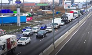 Попри загрозу обстрілів, до Києва повертається рекордна кількість людей