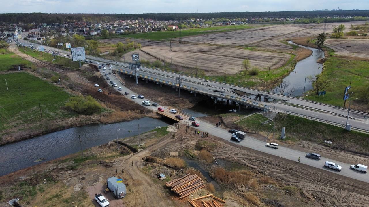 Фото, відео: відновлене сполучення між Києвом, Гостомелем та Бучею через річку Ірпінь