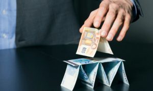 НКЦБФР сообщила украинцам о сомнительных инвестпроектах