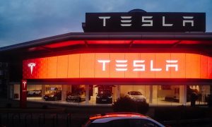 Tesla закрыла офис в Калифорнии и сократила 200 сотрудников – Bloomberg