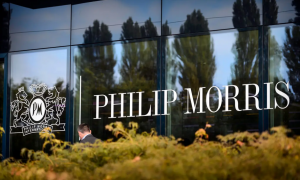 Придется доплатить: Philip Morris уже три месяца ищет покупателя на российские активы