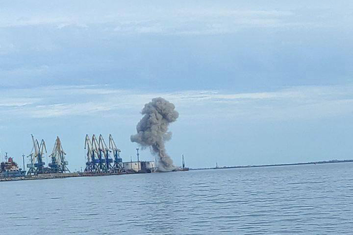 Відео: в окупованому Бердянську прогриміли вибухи