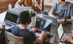 Украинцев бесплатно научат IT-специальностям: подробности