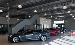 В Берлине водителям Tesla запретили заезжать на территорию полиции из-за камер