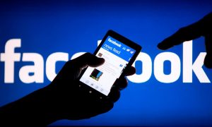 Facebook призвали добавить возможность указывать более одного партнера – для полиаморов