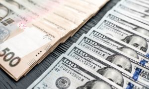 Международные переводы: сколько валюты перевели из-за границы украинцы