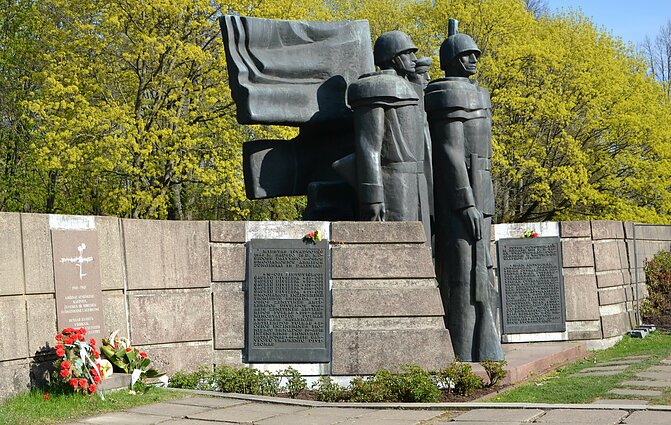 Литва почала демонтаж радянських пам’ятників