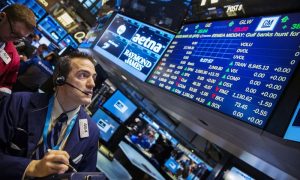 Крупнейшие биржи США увидели рекордный обвал