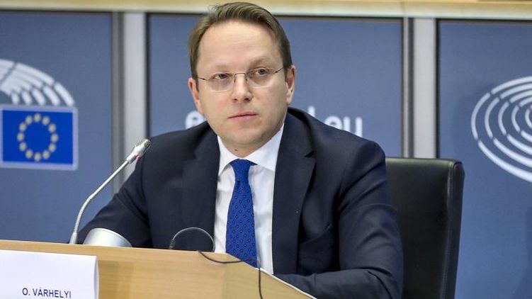 Війна росії проти України отверезила дискусії про розширення ЄС - єврокомісар