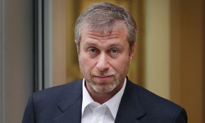 Несколько российских олигархов оспаривают санкции против них в суде ЕС