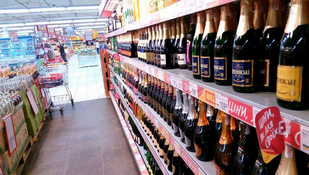 На Закарпатті зняли всі обмеження на продаж алкоголю