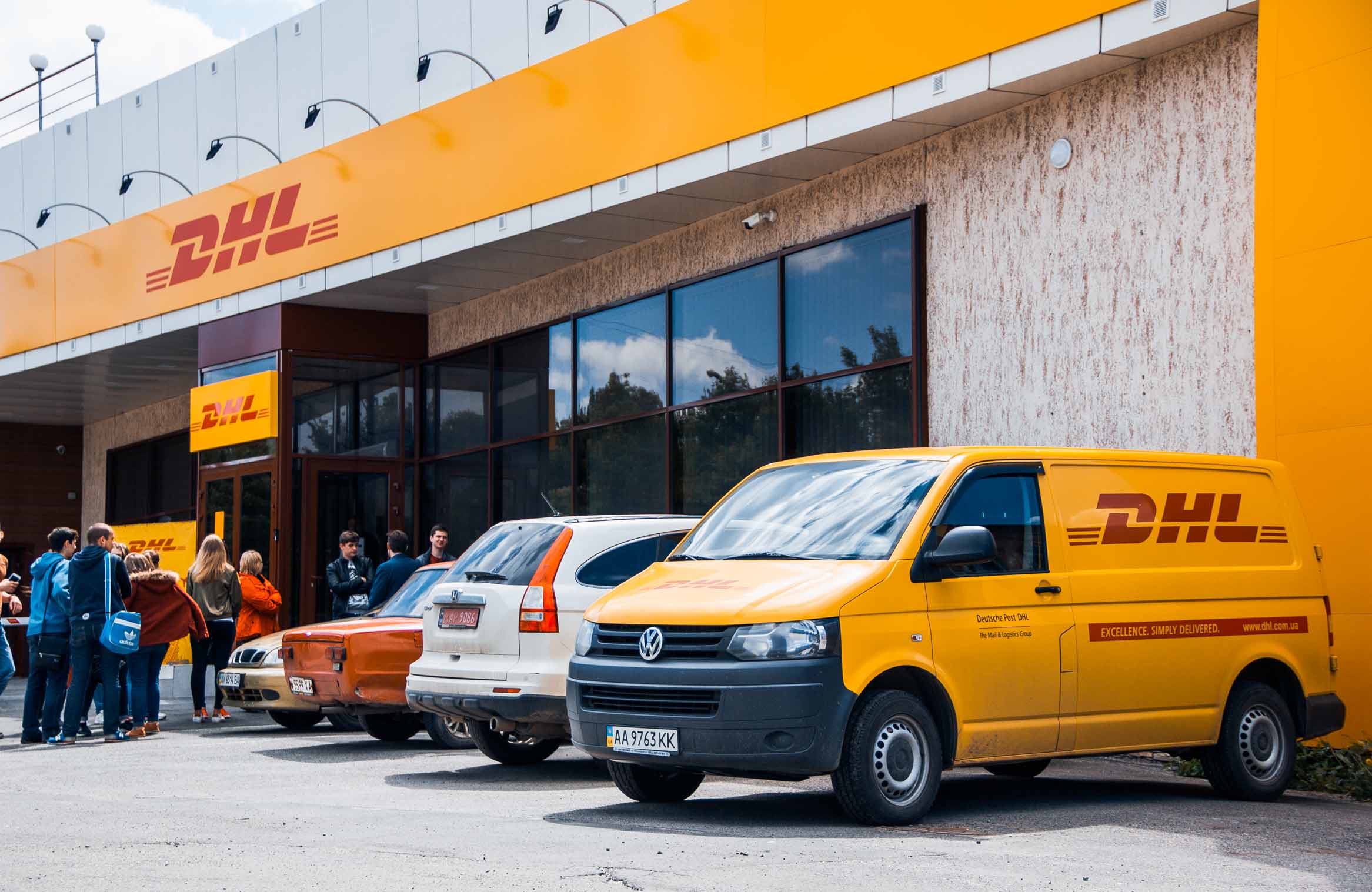 Ведущая компания по экспресс-доставке прекратит работу внутри рф