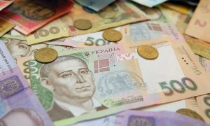 Эксперты Fitch снизили рейтинг Украины до преддефолтного: подробности