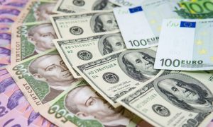 Доллар дорожает: актуальные курсы валют в Украине на 27 декабря