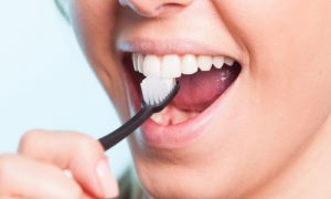 Американские ученые создали микророботов для чистки зубов