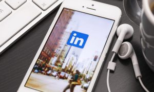 Соцсеть LinkedIn «заговорила» на украинском