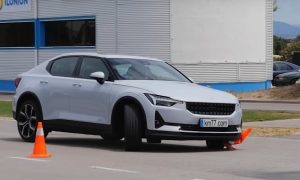Видео: лучший электромобиль от Volvo неожиданно оказался трудноуправляемым
