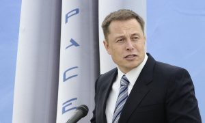 Суд приказал Twitter предоставить Маску документы экс-руководителя соцсети – Reuters