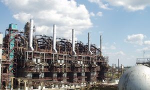 Несмотря на неуплату налогов и платежи россиянам: арест прав «Карпатнефтехима» отменен