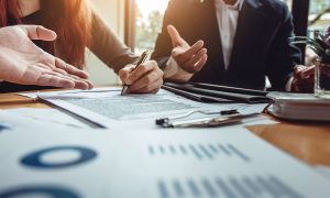 Около 700 украинских предприятий эвакуировались из зоны боев