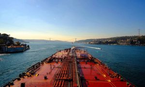 Проход через Босфор и Дарданеллы дорожает: Турция в пять раз увеличит цену