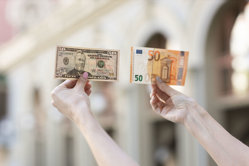 Курс євро до долара: рекордно низький рівень за останні 20 років