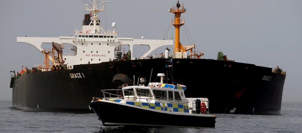 Несмотря на глобальный запрет: Британия и дальше будет страховать российскую нефть