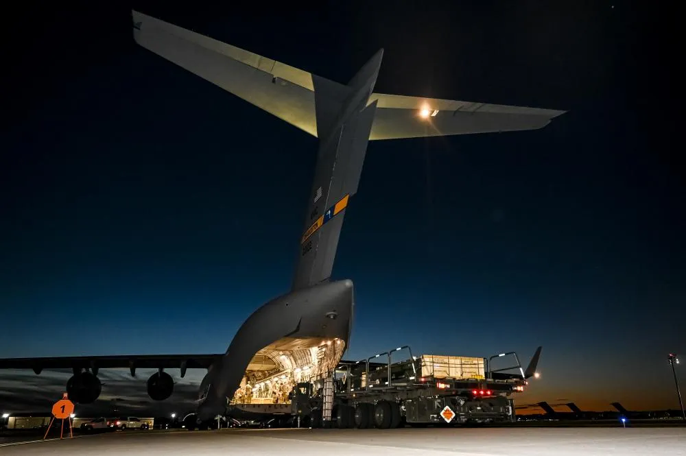 Bloomberg: У НАТО допустили виведення частини військ США із Європи