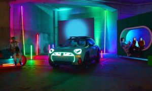 Видео: бренд Mini презентовал концепт «покемонмобиля», служащий проектором для игры