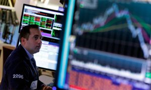 Фондовый индекс S&P 500 в США упал до двухлетнего минимума