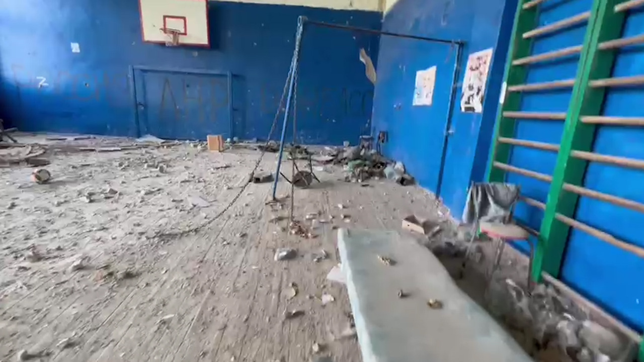 Видео: оккупанты превратили медицинскую амбулаторию на Харьковщине в помойку