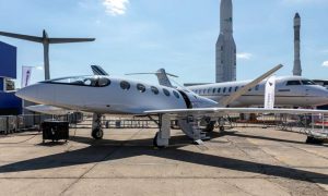 Видео: в США испытали первый полностью электрический пригородный самолет