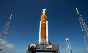 NASA успешно провело топливные испытания лунной ракеты SLS