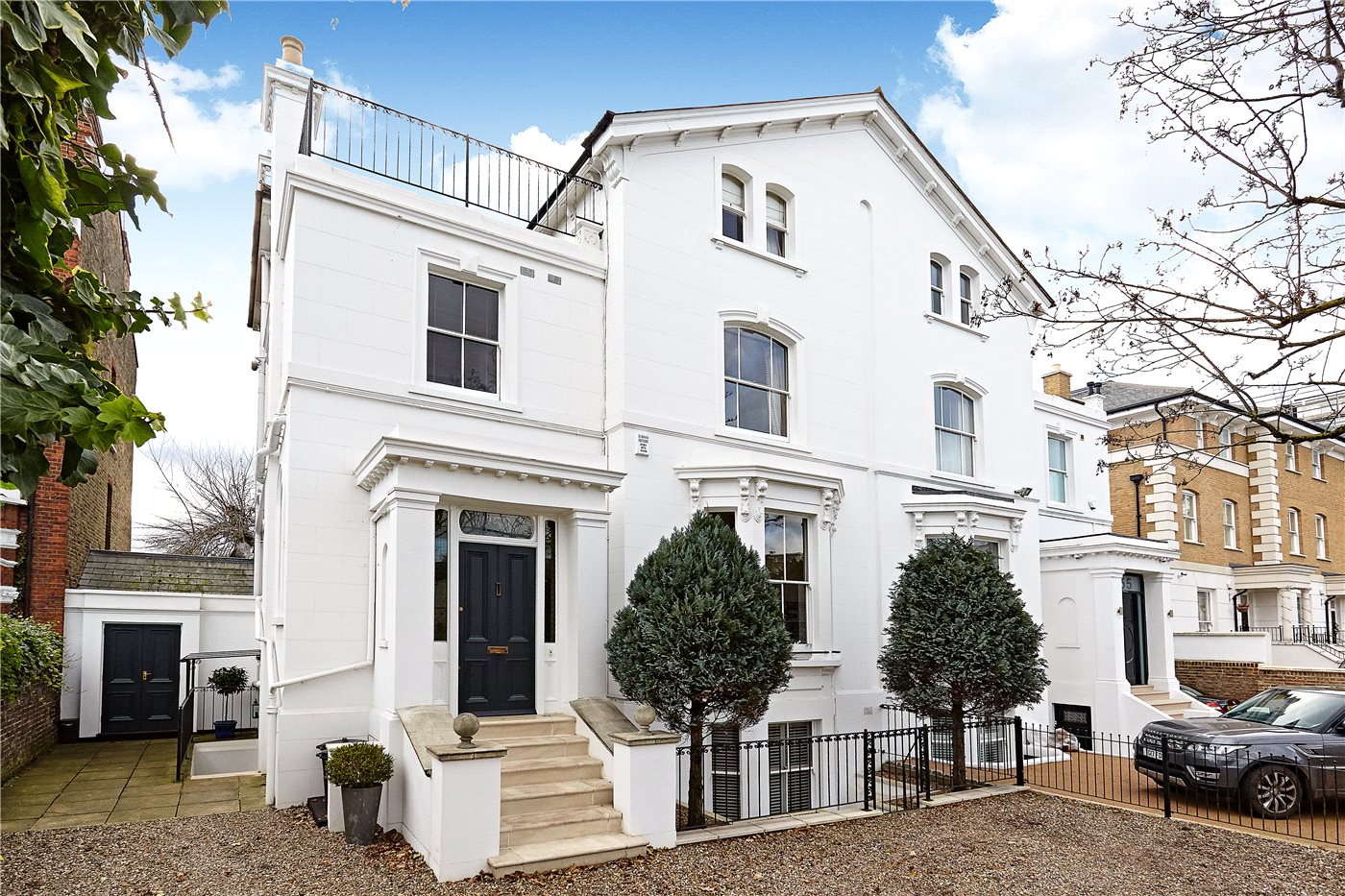 Инфляция и уход российских олигархов: в Лондоне падение цен на элитные дома - FT