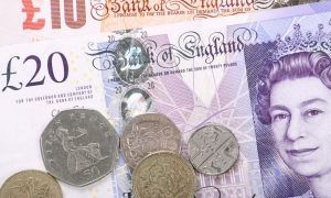 Очередной антирекорд британского фунта: упал до 37-летнего минимума