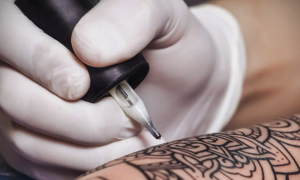 Быстро и без боли. В США представили революционную технологию нанесения тату