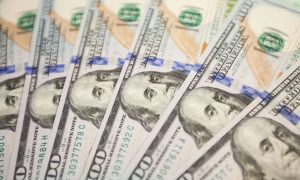 НБУ знизив курс долара після шести днів рекордного зростання