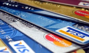 НБУ запретил частные переводы с гривневых карт на карты иностранных банков