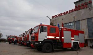 Рядом была линия фронта. Украинский завод возобновил производство пожарных машин