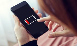 Как сохранить заряд смартфона: в Госспецсвязи дали полезные советы