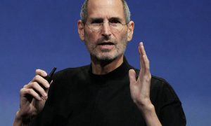 Macintosh SE, принадлежавший Стиву Джобсу, продадут на аукционе за $300 000