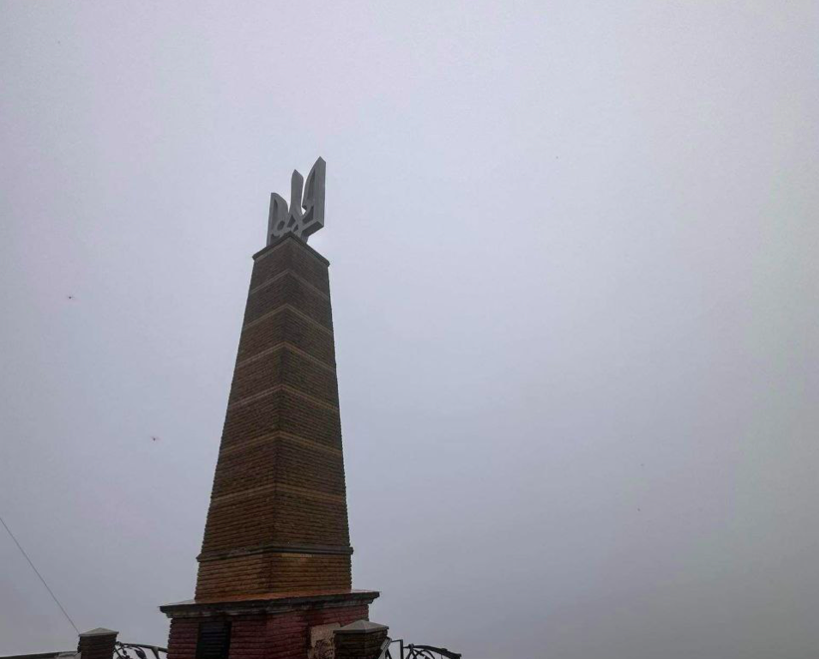 На замку «Паланок» у Мукачеві замість угорського турула поставили Тризуб