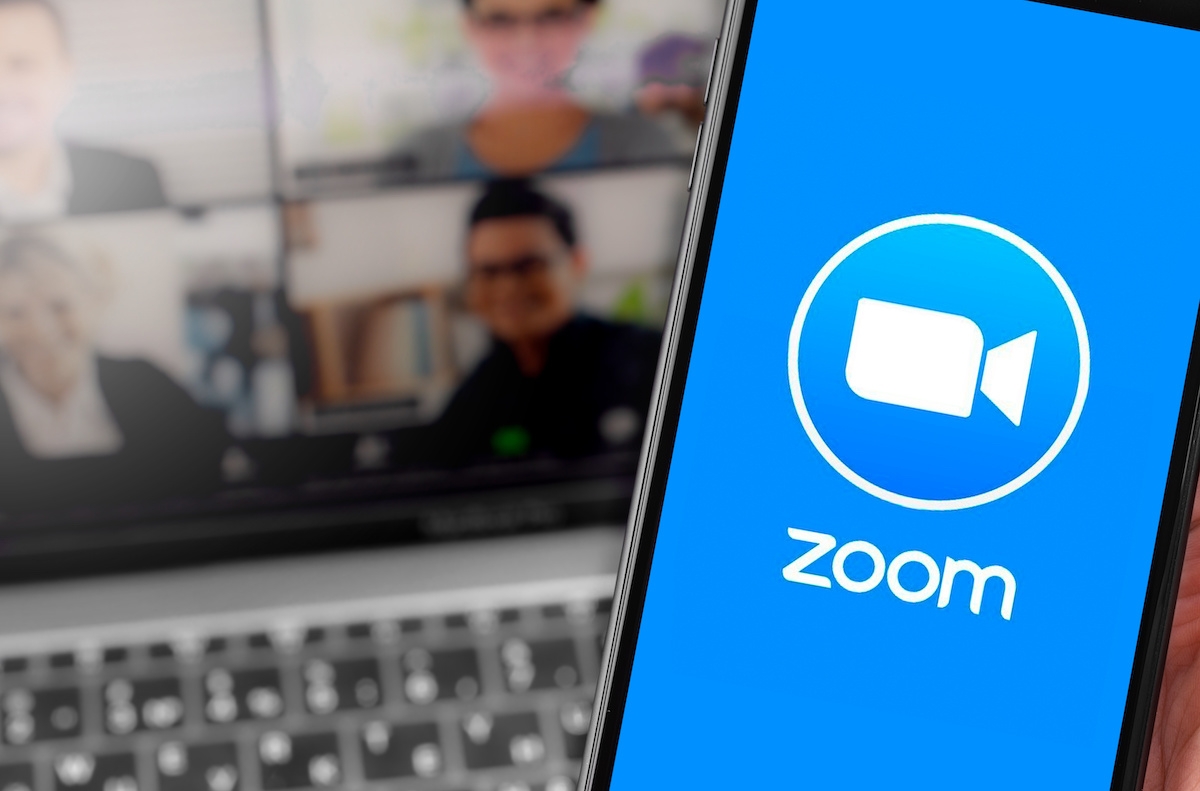 Zoom почав відключати від відеозв'язку російські університети 