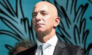 Безос продає свої акції Amazon - ще на $1 мільярд