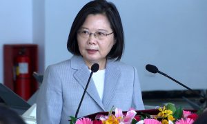 Президент Тайваня начала визиты в США и страны Центральной Америки, чтобы заручиться поддержкой