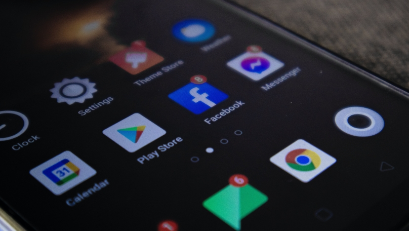 Украинцы просят президента обратиться к Google и Meta из-за блокировки аккаунтов в соцсетях